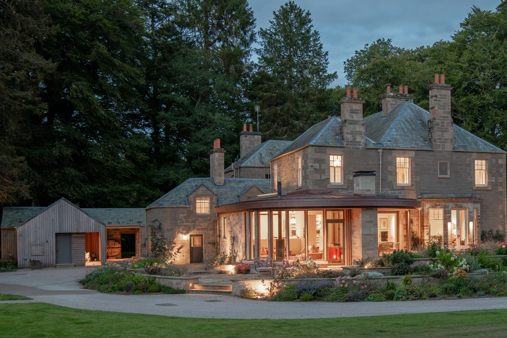 Moulinalmond at dusk